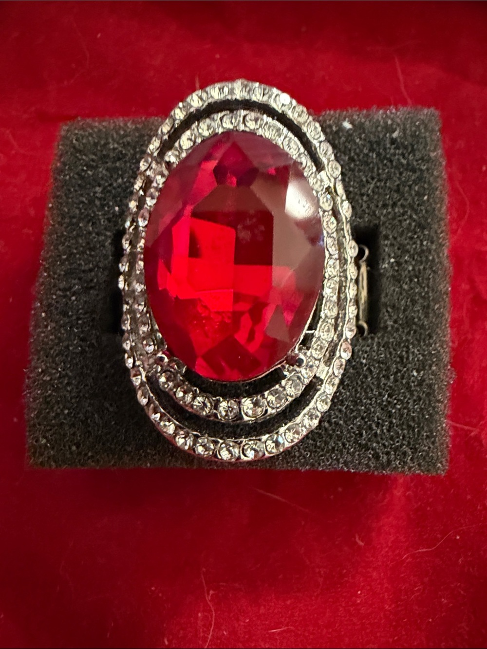 Vintage-Inspired Silver Tone Red Sparkling Oval Statement Ring, OS, (J296)